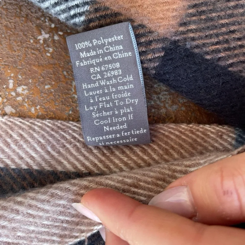 Soft and warm Vince Camuto plaid scarf in blue and brown